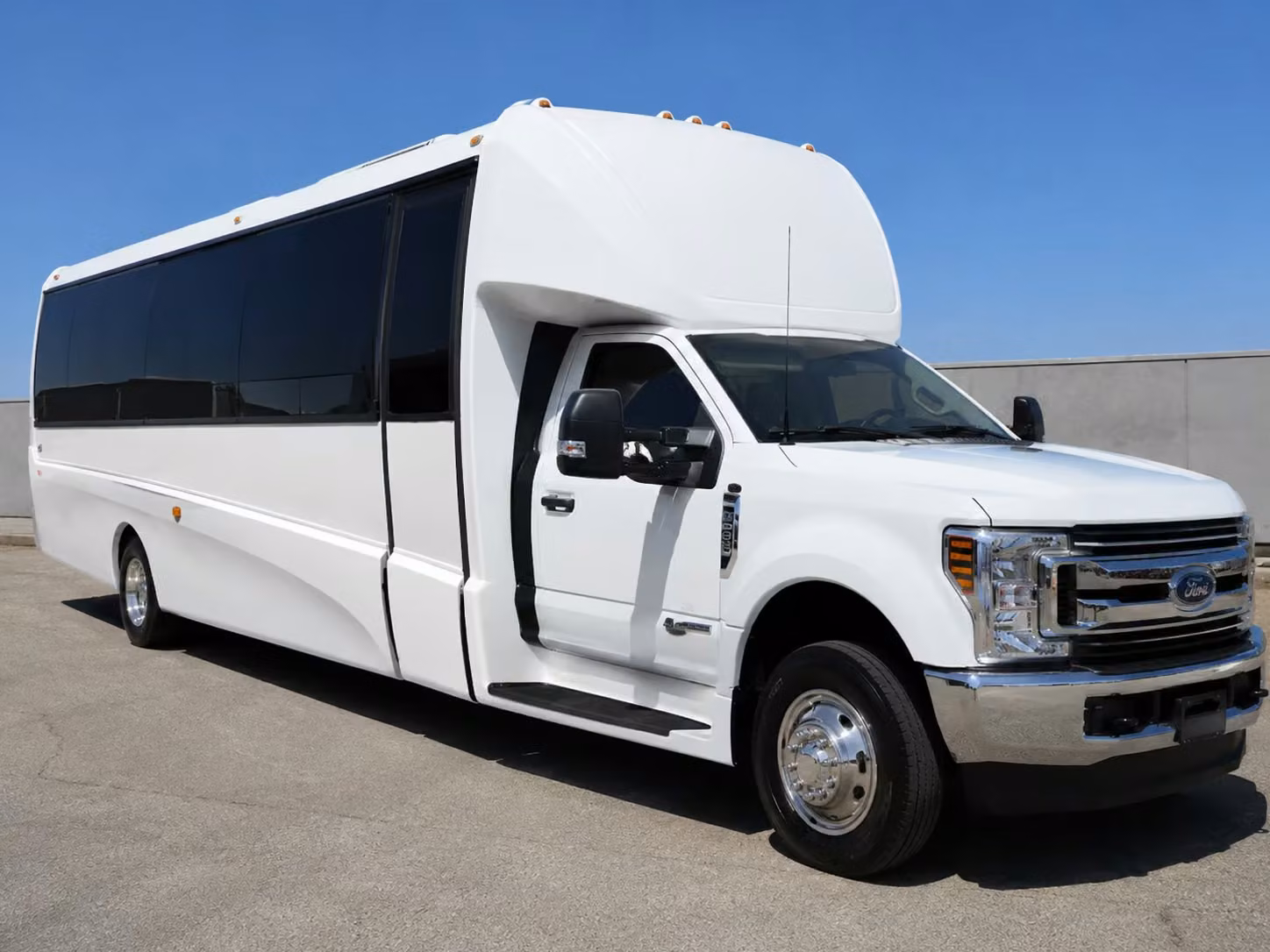 18 passenger minibus